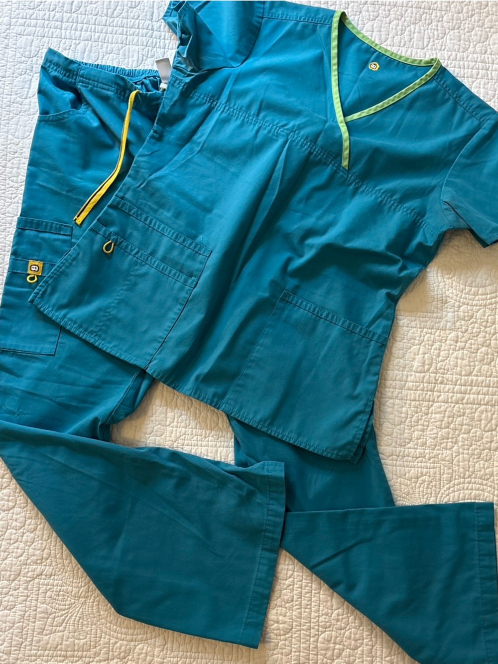 Women’s Teal Scrub Set - Brand: